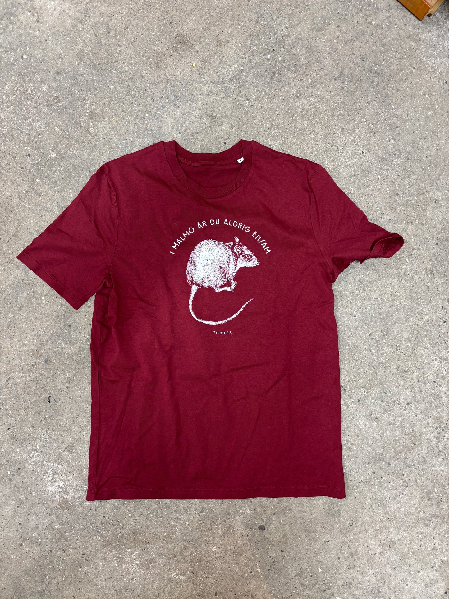 T-shirt: Aldrig ensam