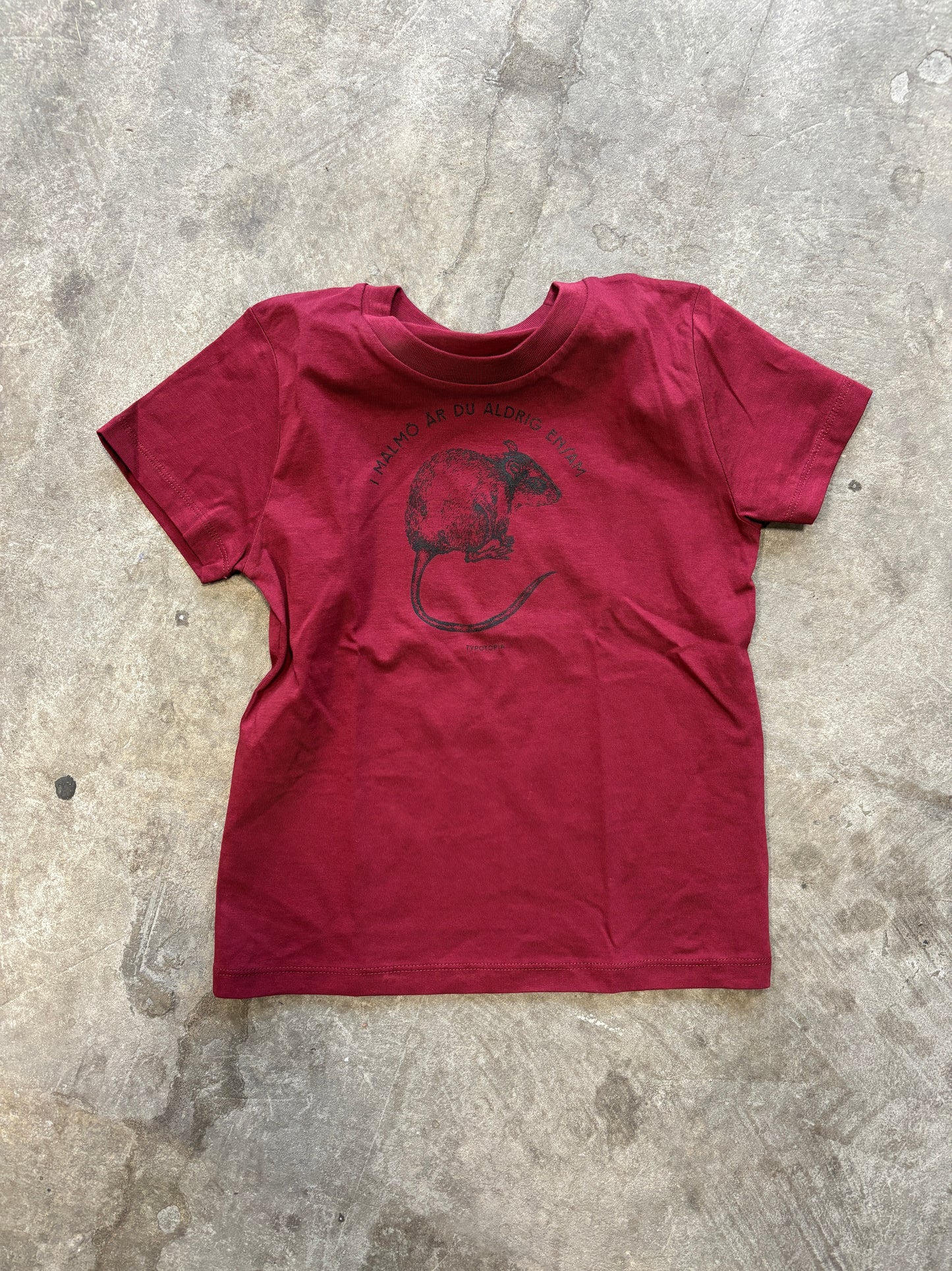 T-shirt: Aldrig ensam